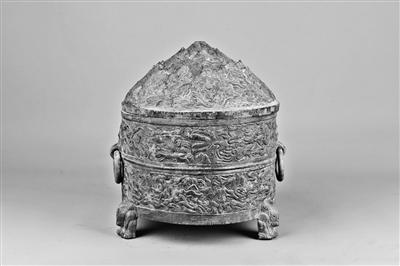 平?jīng)霾┥缴w神獸紋銅樽，東漢人向往過上神仙生活的印跡