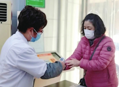 暖心服務(wù) 為企業(yè)貼心護航 我市各區(qū)縣加快推進企業(yè)復工復產(chǎn)