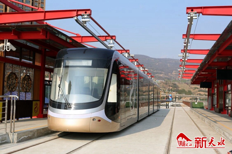 王銳調研有軌電車示范線一期工程、工業(yè)博物館等項目建設情況