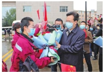 慶陽市第二、三批支援湖北醫(yī)療隊12名隊員凱旋