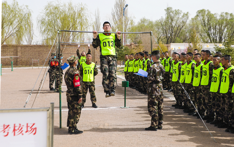 考核全程公開(kāi)透明！武警甘肅總隊(duì)執(zhí)勤支隊(duì)組織2020年士官培訓(xùn)對(duì)象選拔工作