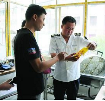 蘭州市場監(jiān)管局綜合行政執(zhí)法隊開展學校、托幼機構食品安全專項檢查