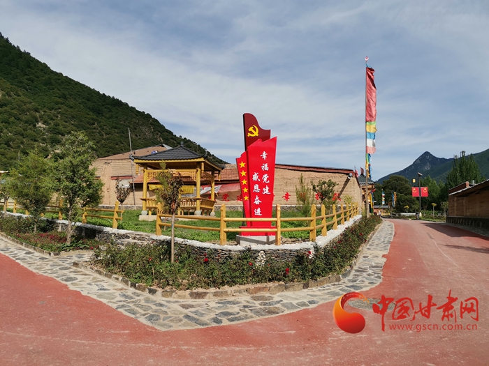 【蘭大新聞學(xué)子重走西北角】甘南迭部：村民吃上“文化飯”，搭上“旅游車”