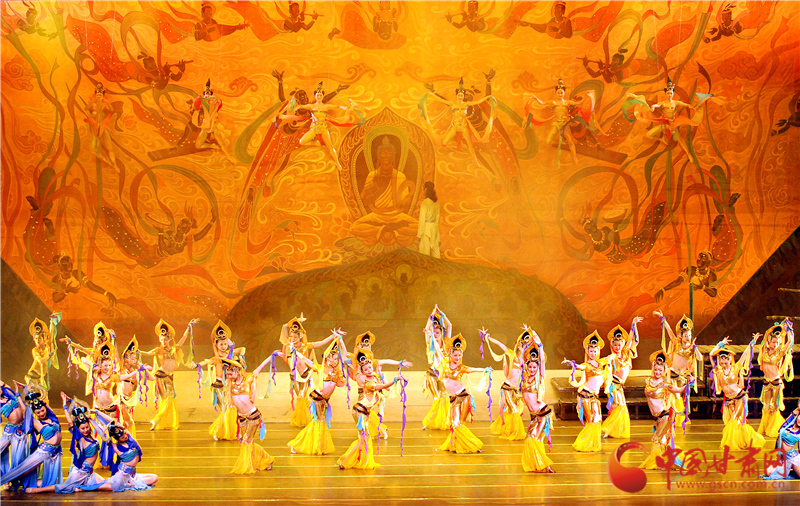 8月8日晚，《絲路花雨》《大夢敦煌》首次同臺亮相蘭州