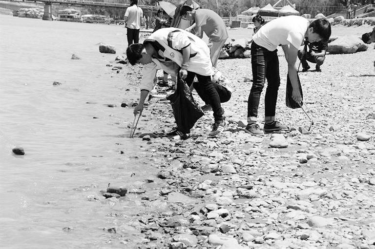 保護母親河，我們一直在路上……