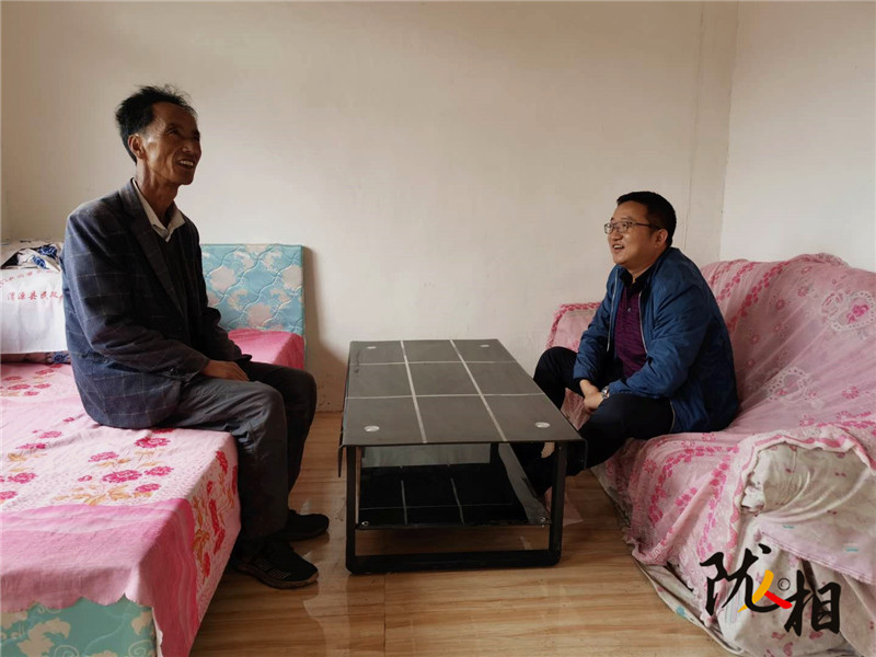 【隴人相】以扶貧為己任 把村民當(dāng)親人——記元古堆村黨支部第一書記、駐村幫扶工作隊(duì)隊(duì)長(zhǎng)陳元兵