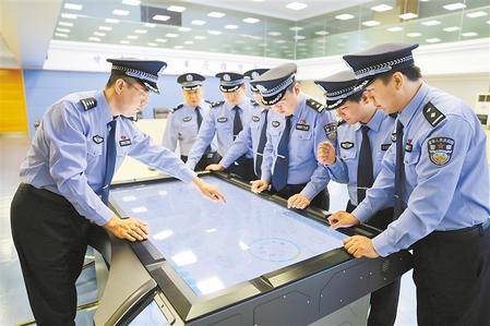 致敬！人民警察