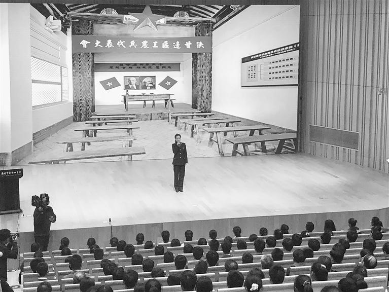 蘭州市開展“學(xué)黨史、頌黨恩、跟黨走”紅色文化進(jìn)校園活動(dòng)