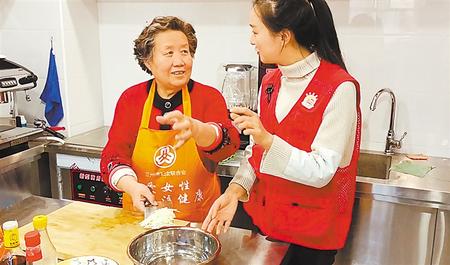 居家養(yǎng)老托起幸?！跋﹃?yáng)紅”——甘肅建設(shè)多元養(yǎng)老服務(wù)體系讓老年人安度晚年