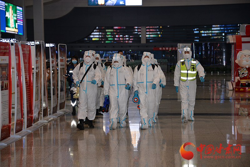 【隴拍客】蘭州西客站全面消殺，場面堪比大片