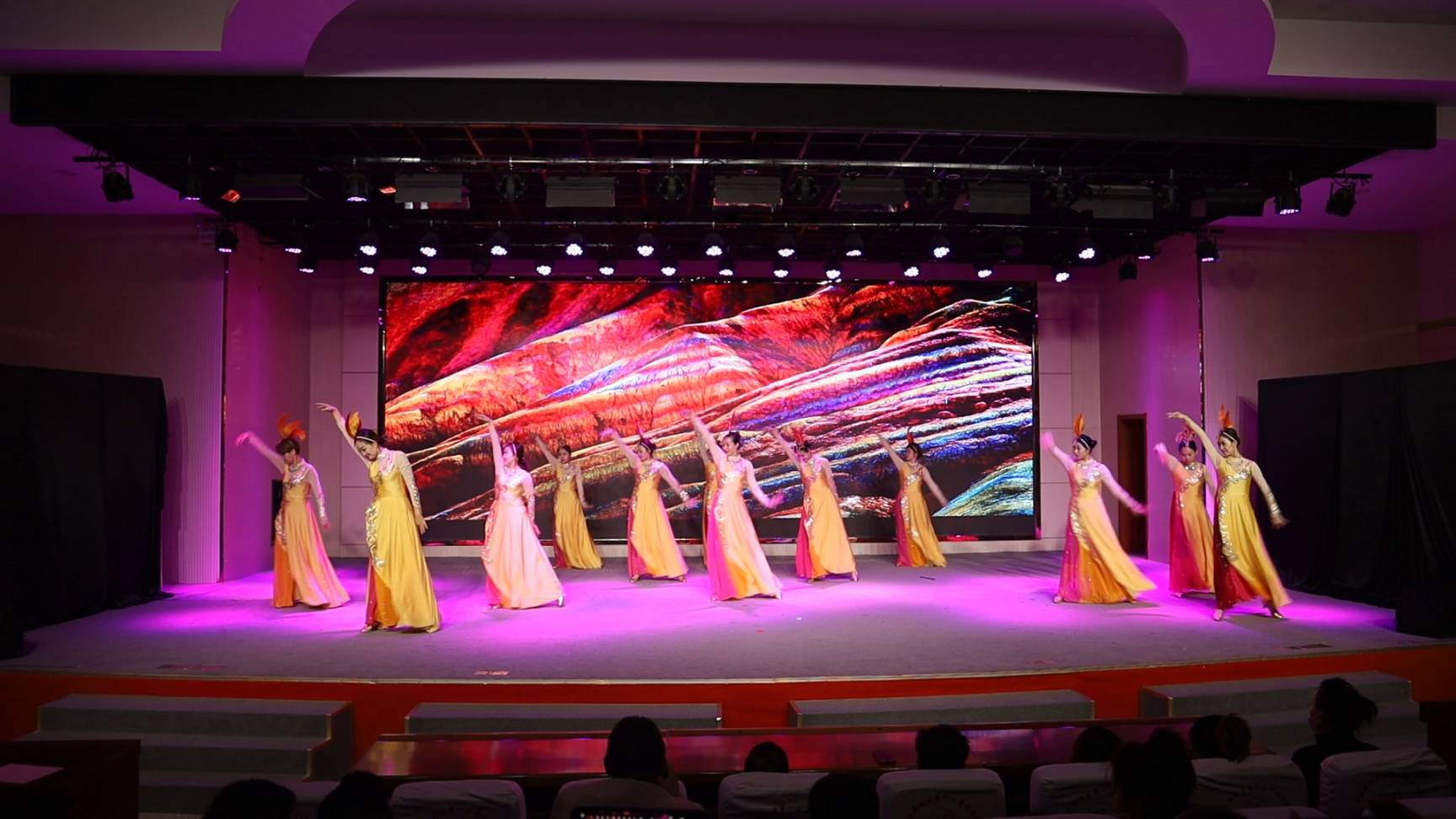 張掖市非遺舞臺(tái)劇《寶卷印象》在武威、金昌等市州上演