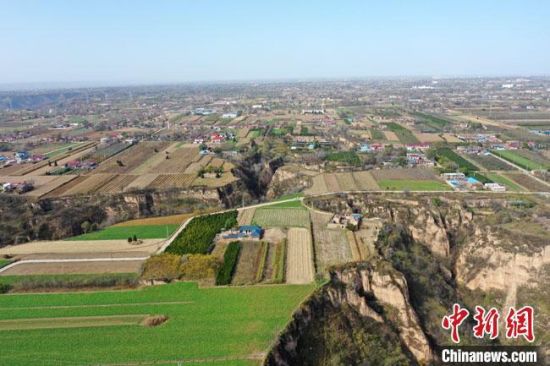 圖為位于甘肅省慶陽市西峰區(qū)境內的南佐遺址地貌。(資料圖) 甘肅省文物局供圖