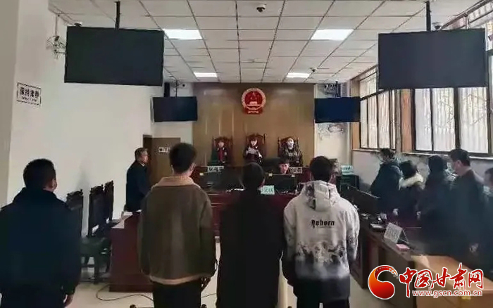 依法帶娃！甘肅省平?jīng)鍪邪l(fā)出首份《家庭教育令》