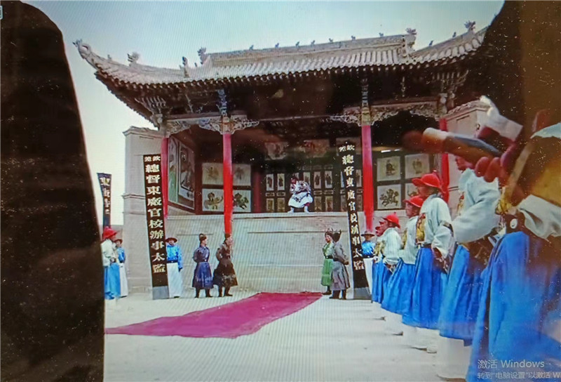 電影《新龍門客?！菲^之關(guān)城清代戲臺(tái)特寫