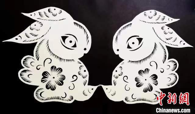圖為甘肅“非遺人”創(chuàng)作的剪紙兔。(資料圖) 甘肅省非遺保護(hù)中心供圖