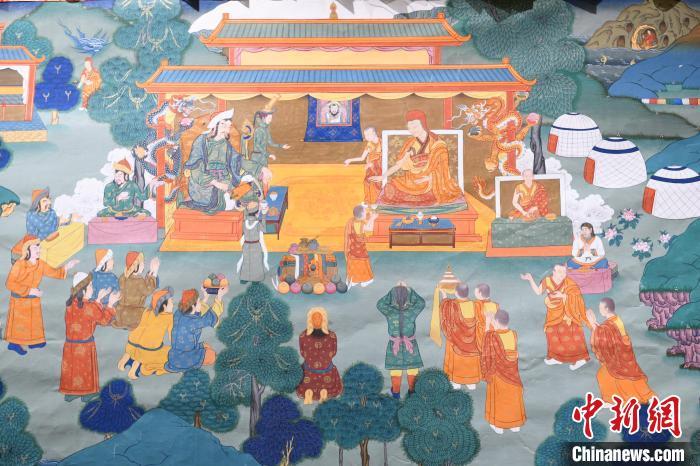 8月20日，在蘭州市博物館展出的大型歷史題材卷軸唐卡“涼州會(huì)盟”。　戴文昌 攝