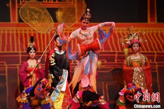 2023年第六屆敦煌文博會期間，系列演藝上演。(資料圖)李亞龍 攝